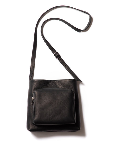 MR.OLIVE E.O.I / WATER PROOF WASHABLE LEATHER / GUSSET POCKET COMPACT SHOULDER BAG ミスターオリーブ イーオーアイ/ウォータープルーフウォッシャブルレザー/ガゼットポケット コンパクトショルダーバッグ